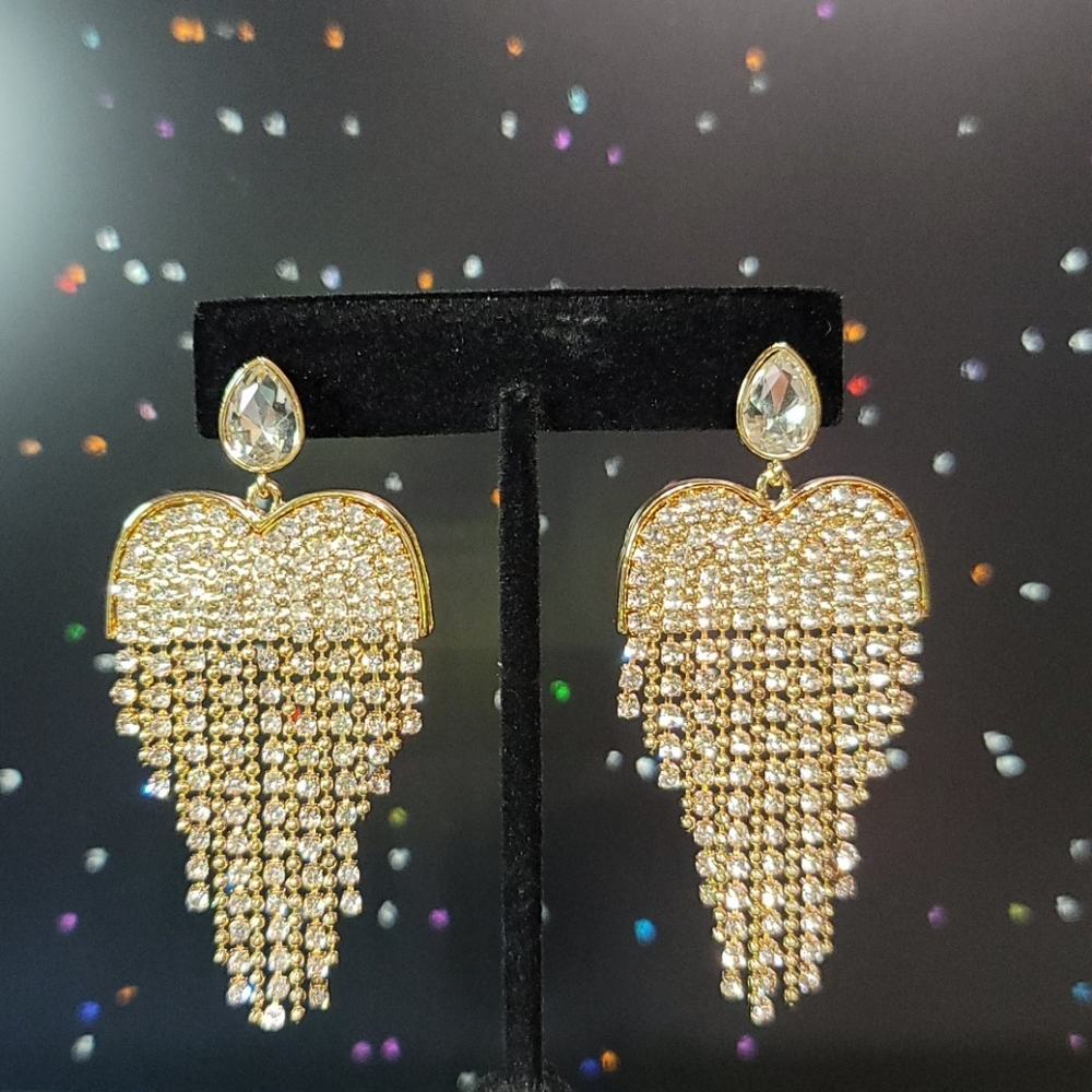 NWT Stunning Crystal Chandelier Earrings